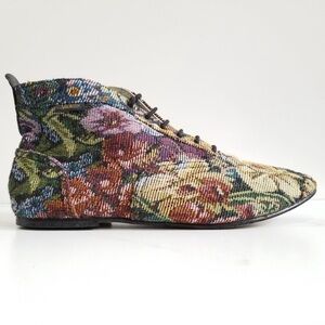 Luxe by Vans Bailie Needle Tapestry Bootie Flat 5